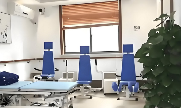 如何办理深圳积分落户_丁子朗認TVB劇集的確開少咗，放眼世界：唔係淨係得敞台 丁子朗認T0元/月床位